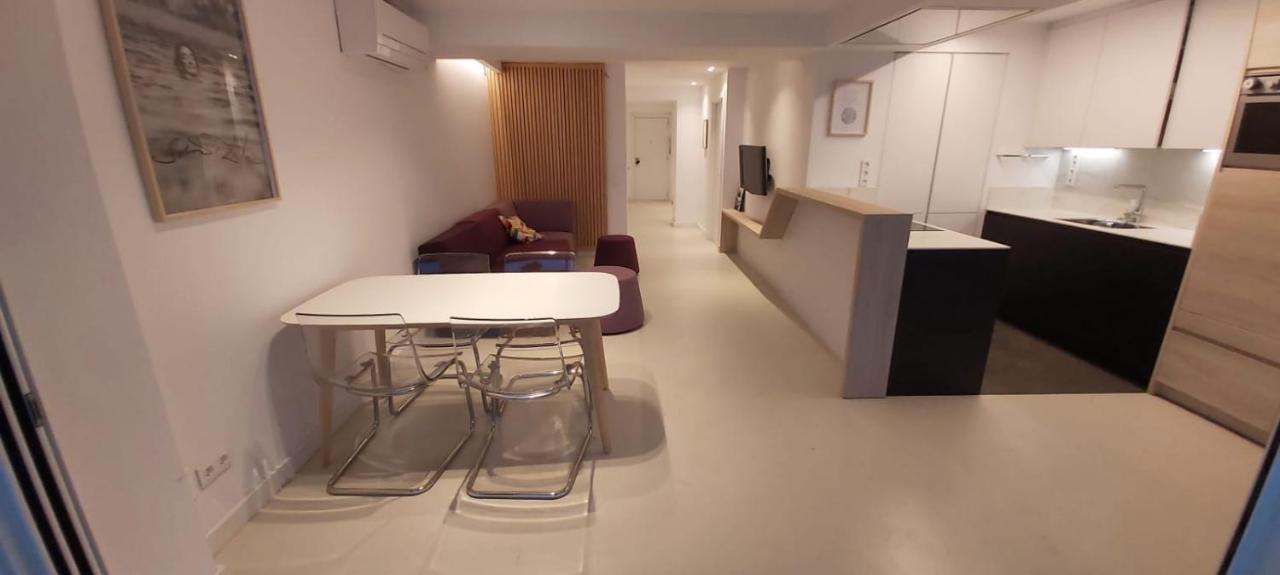 Jacuzzi & Sauna Apartment ! Салоу Екстериор снимка
